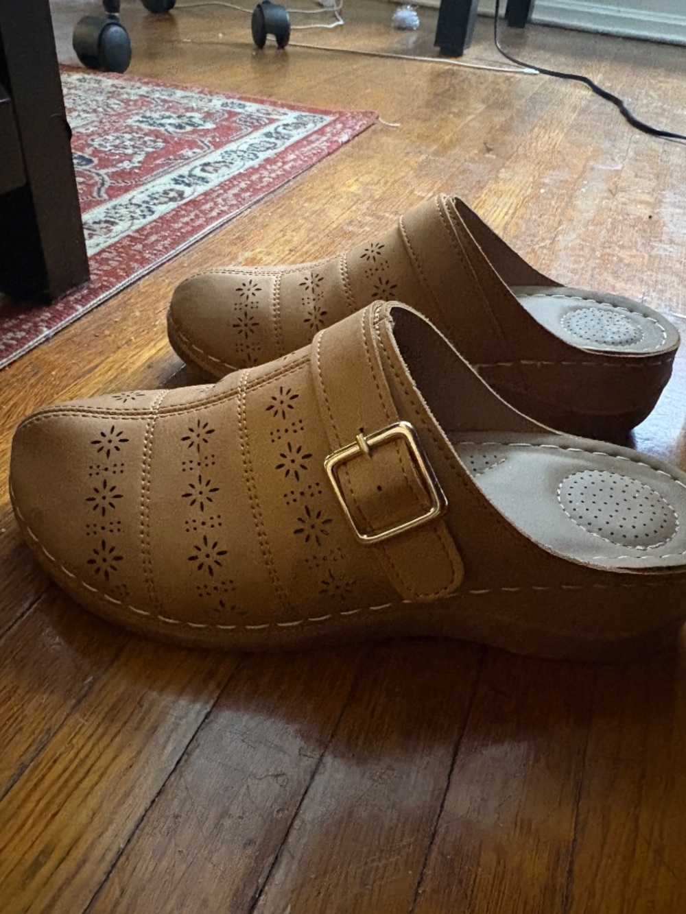 Clogs - Picture 7 of 9